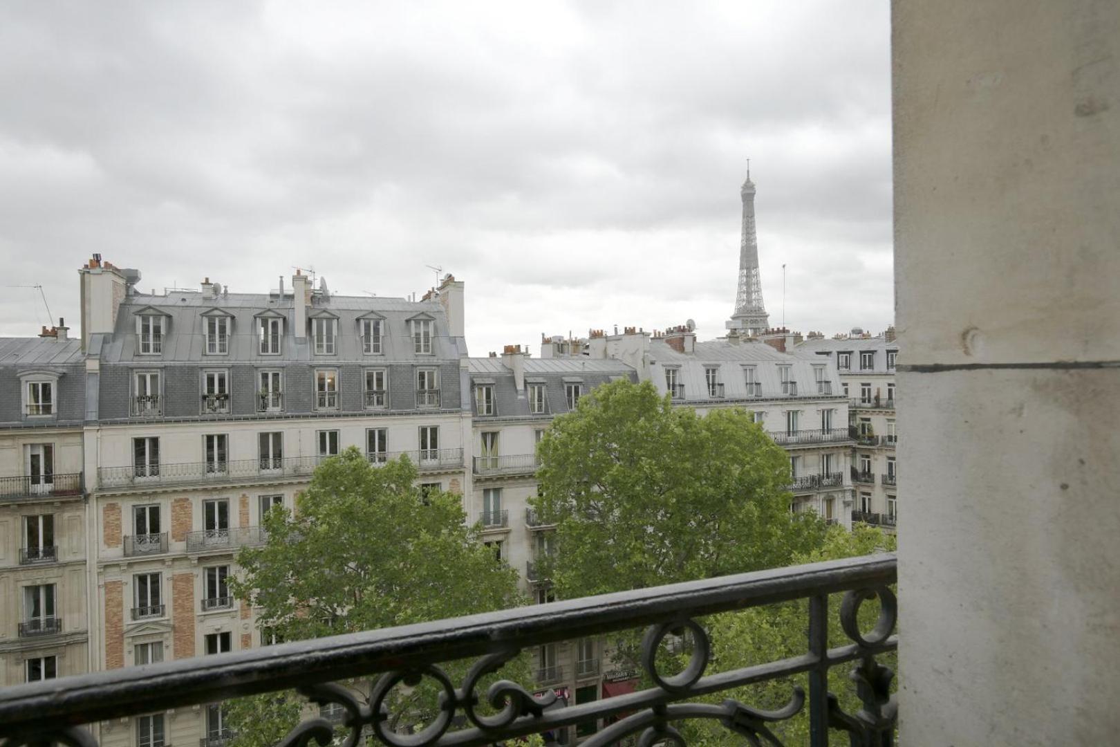 La Dame De Fer - Vue Magique Sur La Tour Eiffel Apartman Párizs Kültér fotó